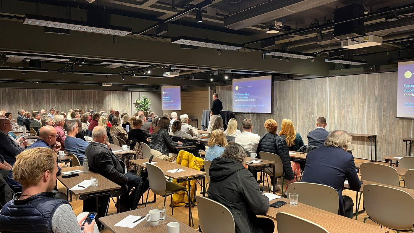 Fullsatt sal under Impact Day Stockholm